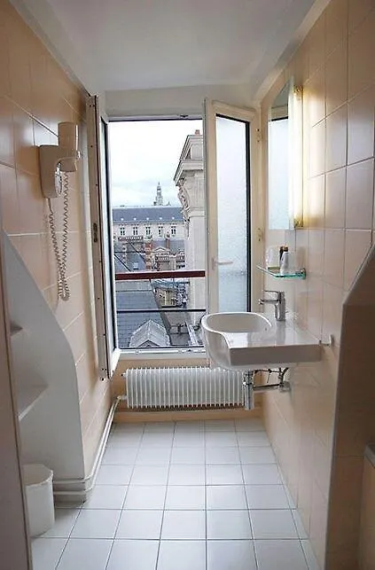 Des 3 Colleges 3* Париж